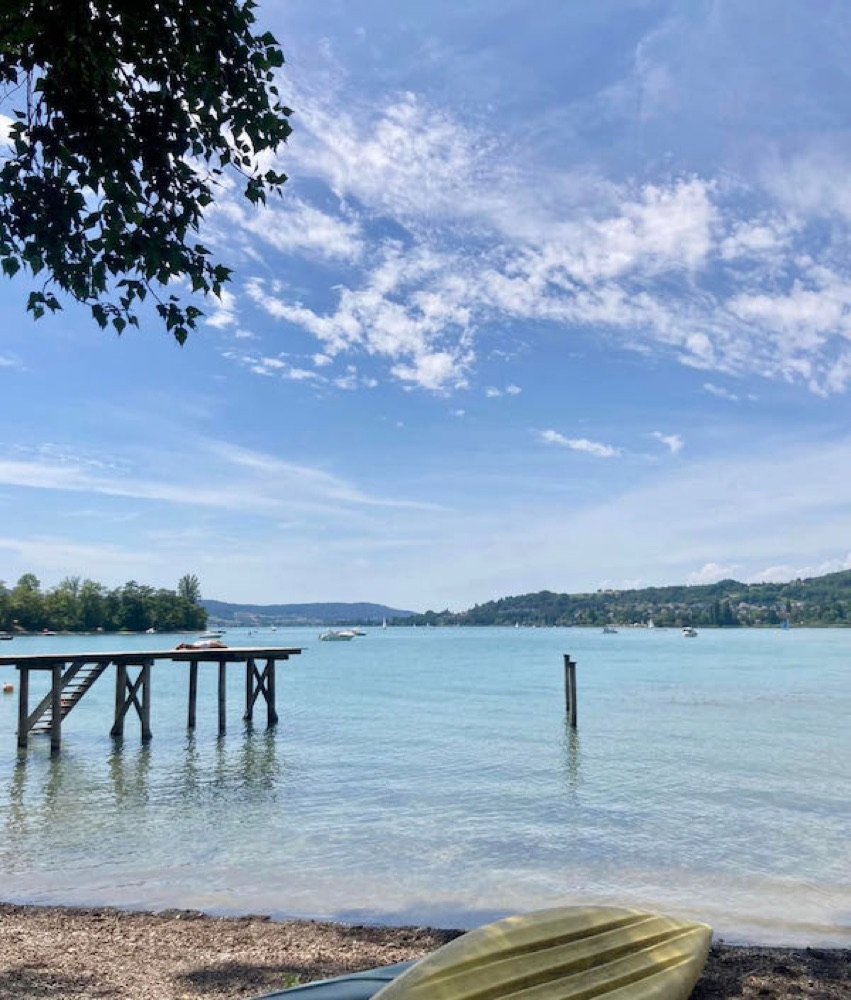 Ufer und Steg am Untersee bei Schloss Glarisegg