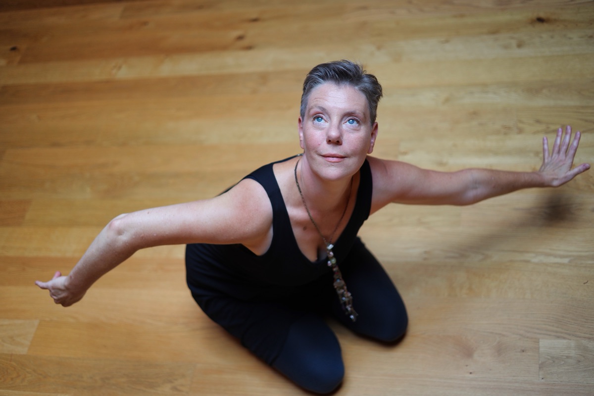 Tanzende im Movement Medicine Sonntagstanz